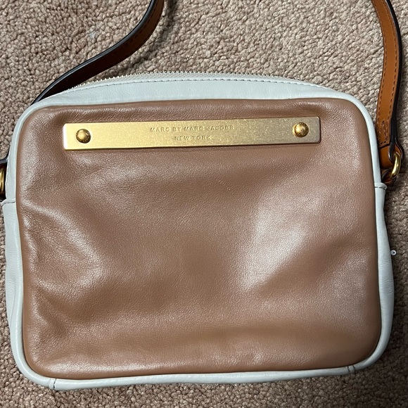Authentic Marc Jacobs brown and white shoulder bag - Picture 2 of 4
